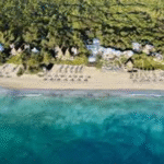 Lomas Hospitality Implementa Barrera Privada Antisargazo en Destino Maroma