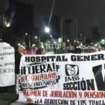 Desquician vialidades trabajadores del IMSS en la CDMX; replican protesta en 8 estados