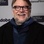 Guillermo del Toro respalda protesta ciudadana por agua contaminada en Guadalajara